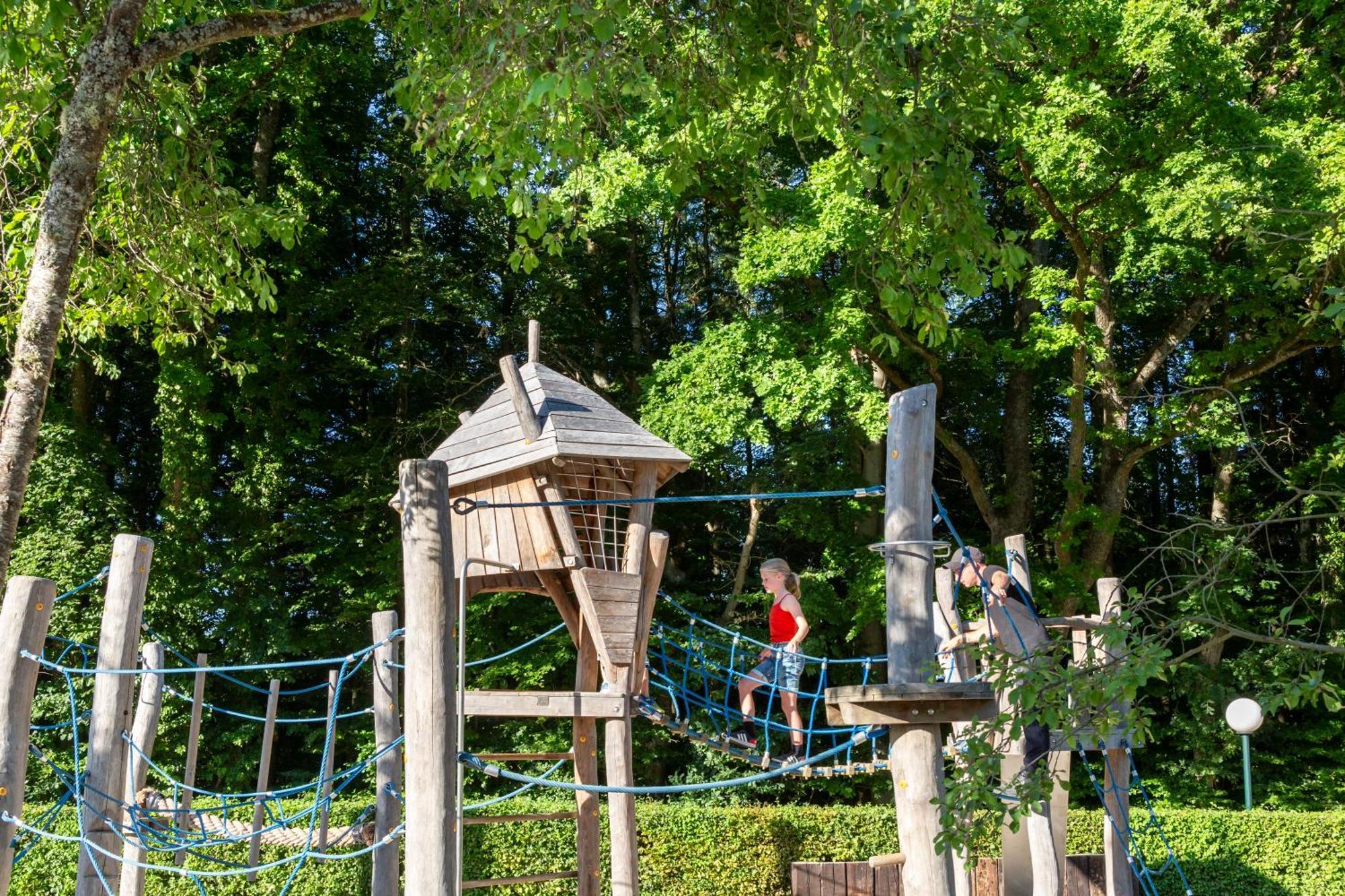 Hu Birkelt Village Larochette Exterior photo